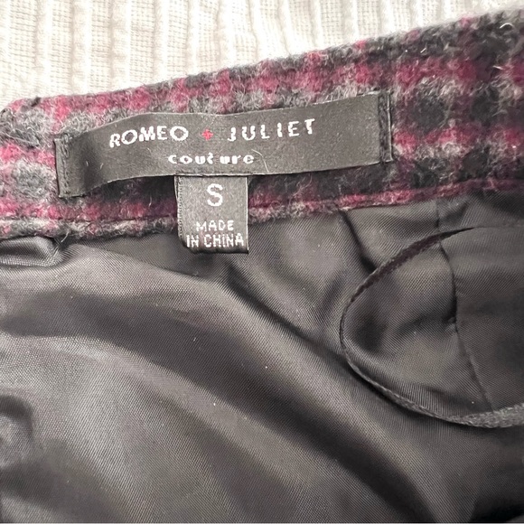 Romeo and Juliet pleated miniskirt - Picture 4 of 5